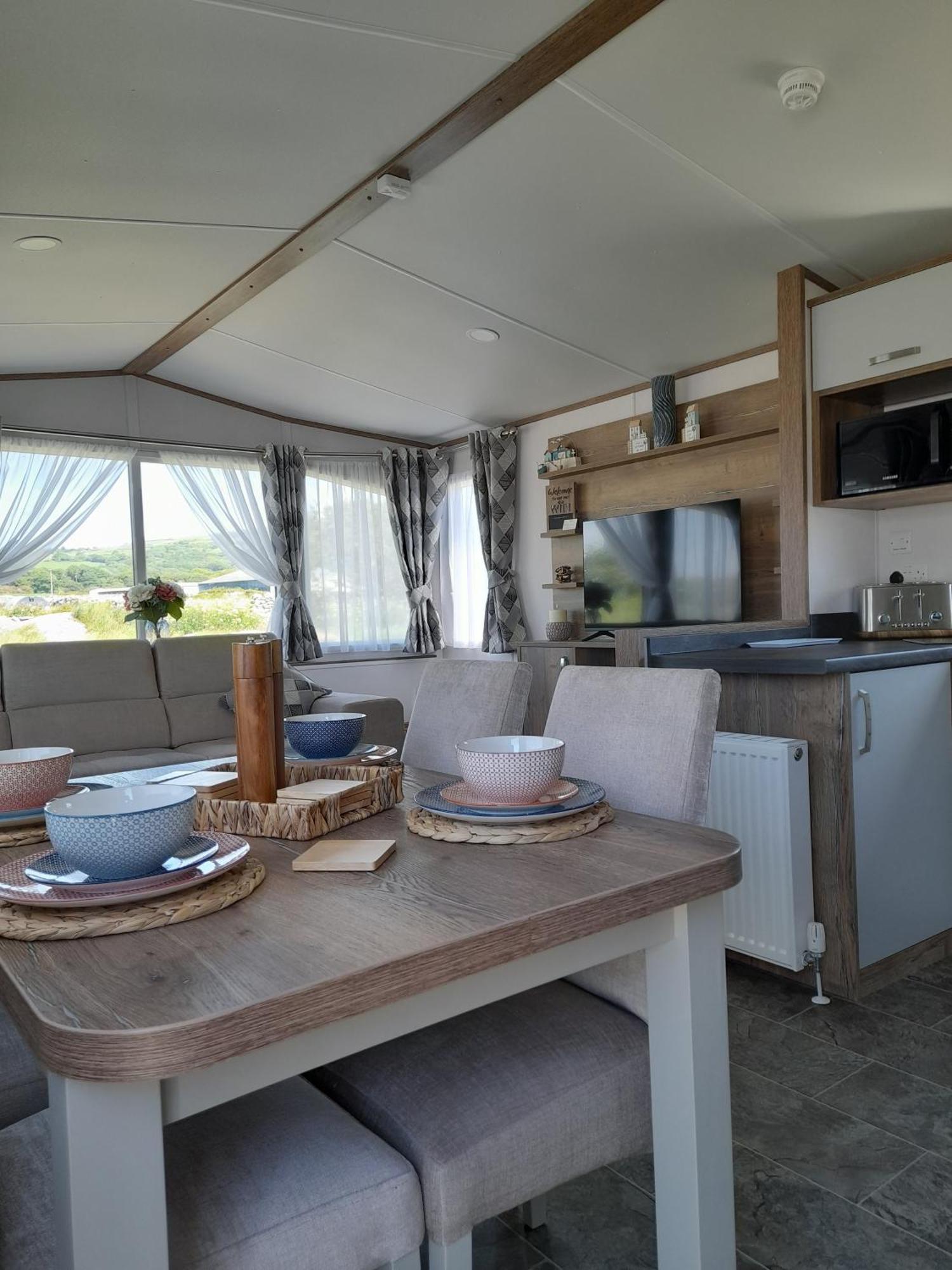 Visma Caravan Llanddwywe 外观 照片