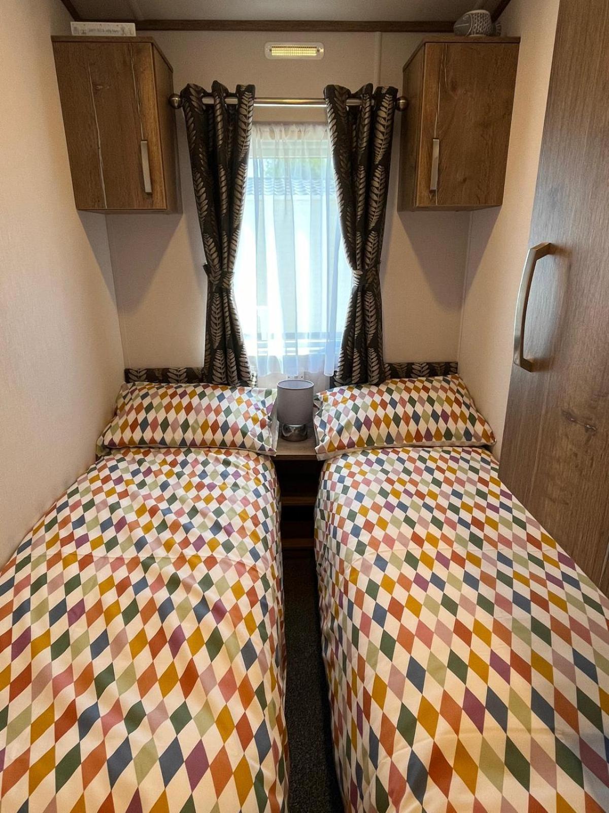 Visma Caravan Llanddwywe 外观 照片